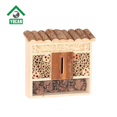 Maison à insectes complexe en bois